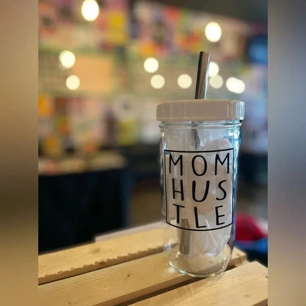 Glass Tumbler 750ml  MOM HUSTLE